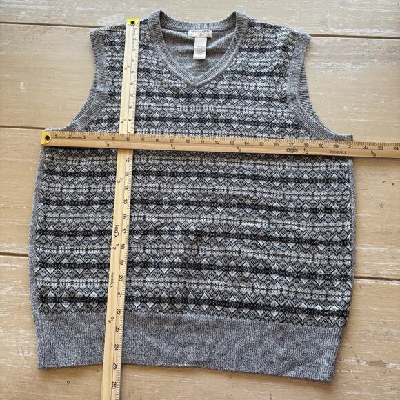 Dockers Mens Sweater Vest Gray Stripe Geometric Sleeveless V-Neck Pullover Sz M - Picture 3 of 7